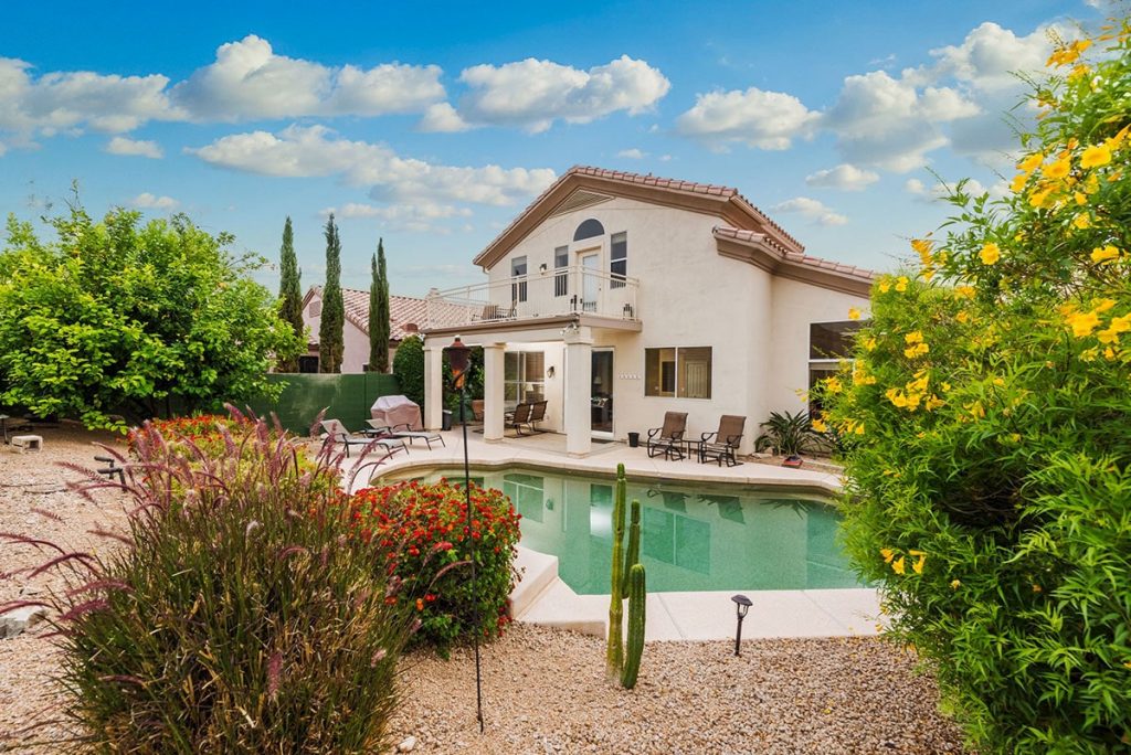 Beautiful house with pool in Arizona short term