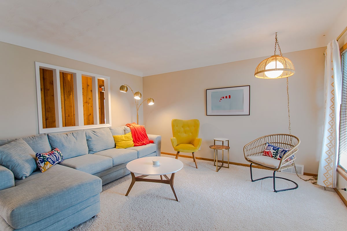 cosy bright living room for rent